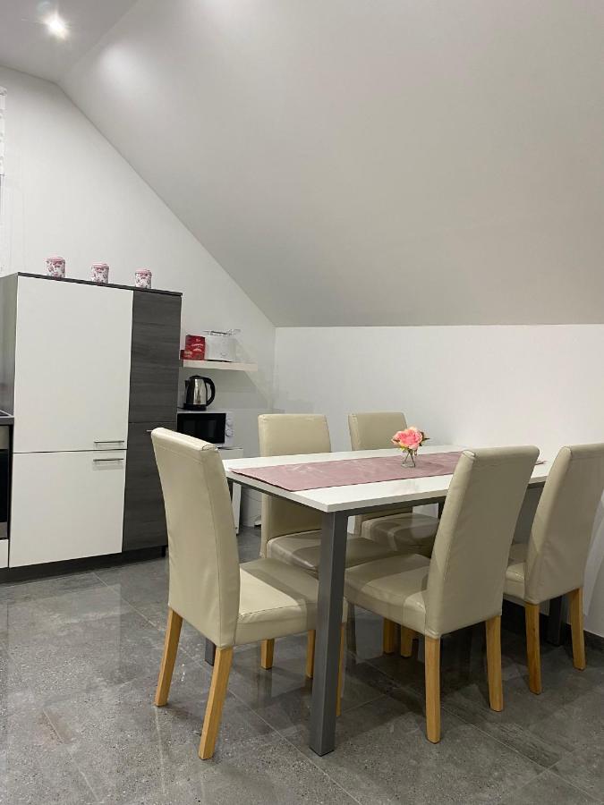פוסטוינה Apartma Azurre מראה חיצוני תמונה