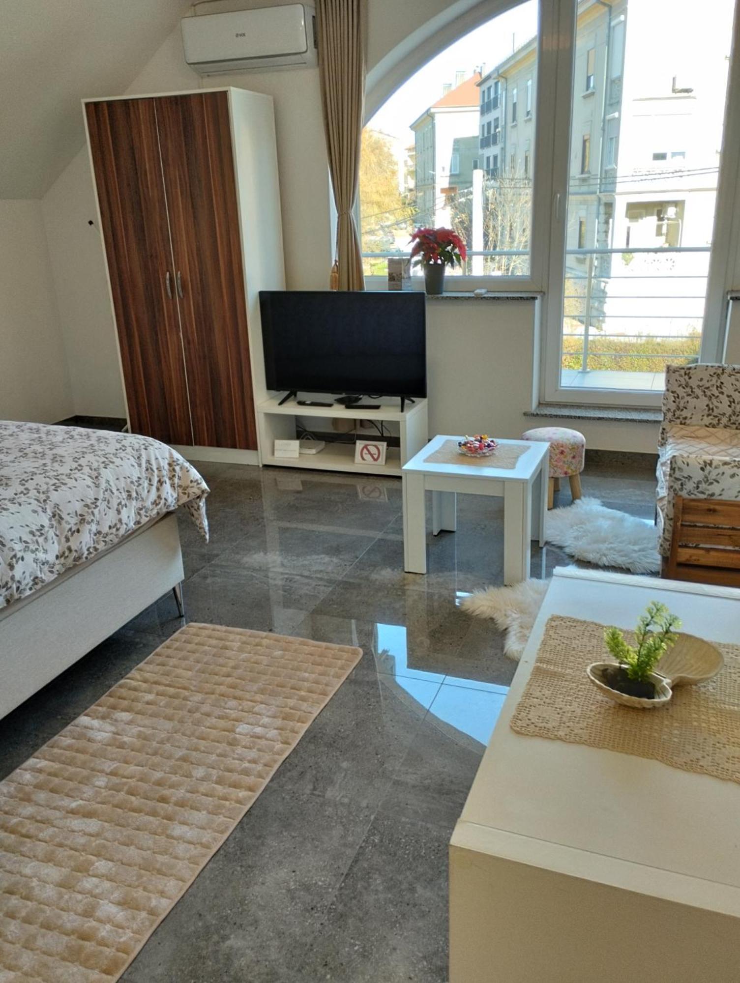 פוסטוינה Apartma Azurre מראה חיצוני תמונה