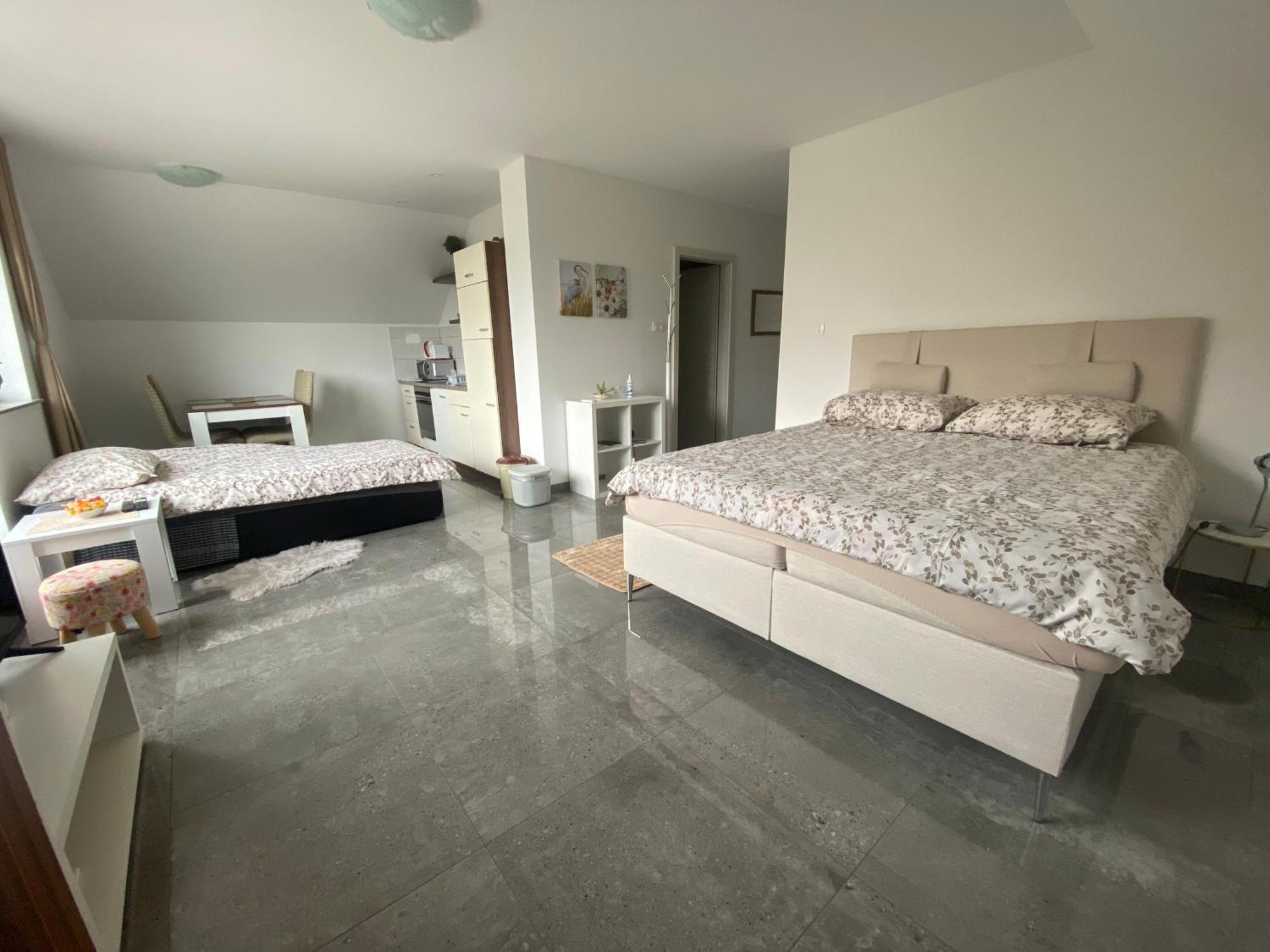 פוסטוינה Apartma Azurre מראה חיצוני תמונה